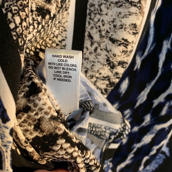 NWOT C Est. 1946 Multi Colored Print Top Size Medium - Picture 5 of 5